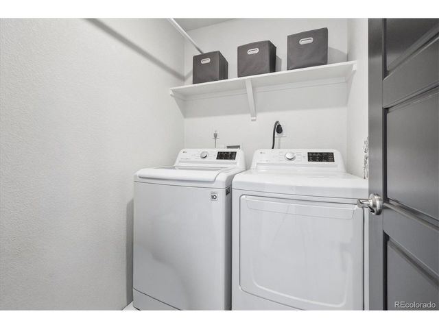 6906 Longpark Dr, Parker, CO 80138