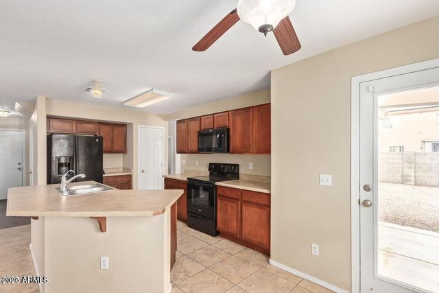 833 W SUNSET Court, Casa Grande, AZ 85122