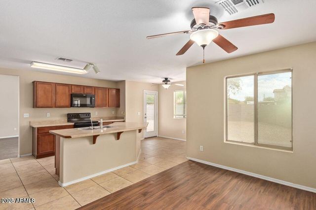 833 W SUNSET Court, Casa Grande, AZ 85122