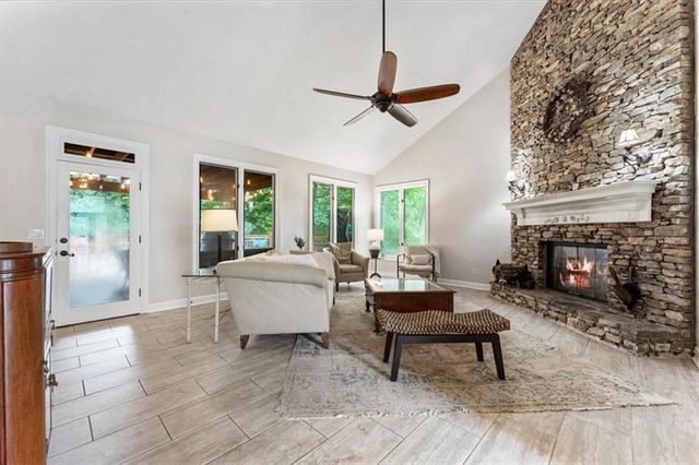 2919 Mountain Trace NE, Roswell, GA 30075