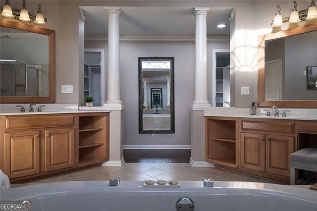 867 Woodleaf Park Drive SE, Mableton, GA 30126