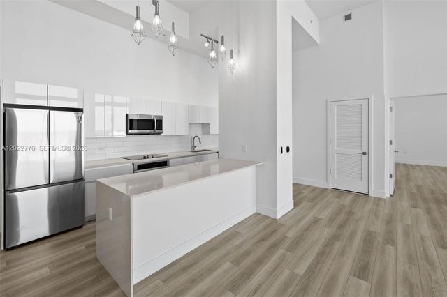 101 Diplomat Pkwy PH2703, Hallandale Beach, FL 33009