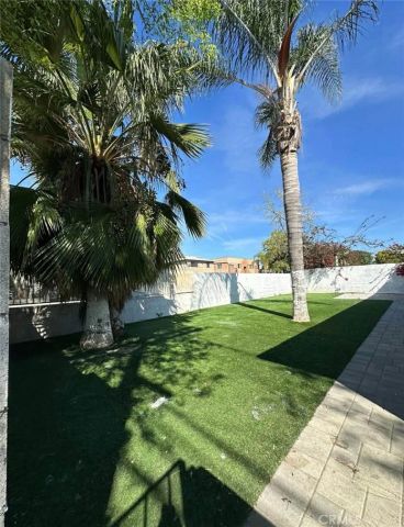 11571 Archwood Street, North Hollywood, CA 91606