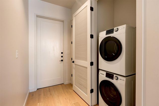 1501 E 4th ST 202, Austin, TX 78702