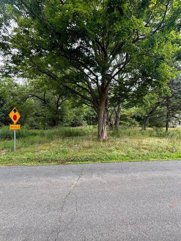 410 W G Avenue W, Cooper Twp, MI 49004