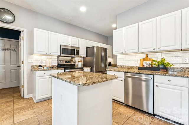 5916 Swanston Drive, Charlotte, NC 28269