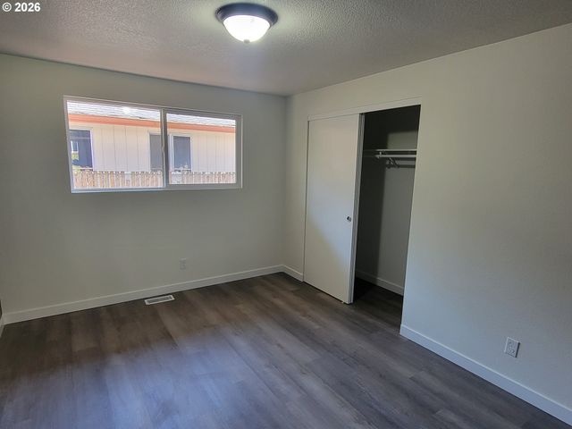 945 18TH St, Salem, OR 97301