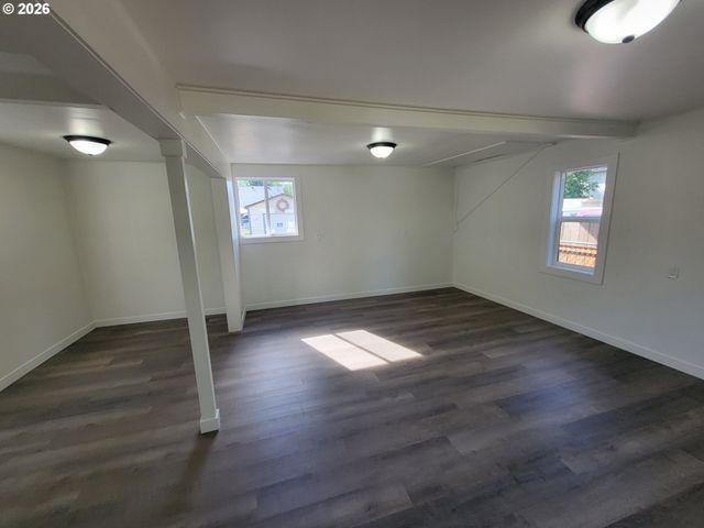 945 18TH St, Salem, OR 97301