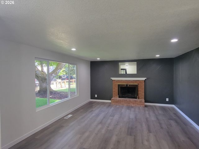 945 18TH St, Salem, OR 97301