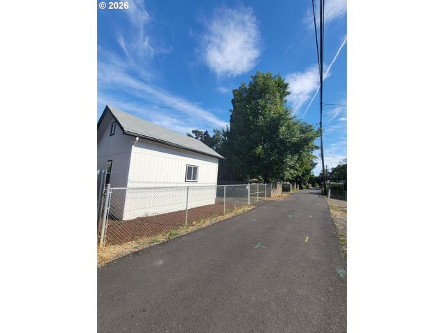 945 18TH St, Salem, OR 97301