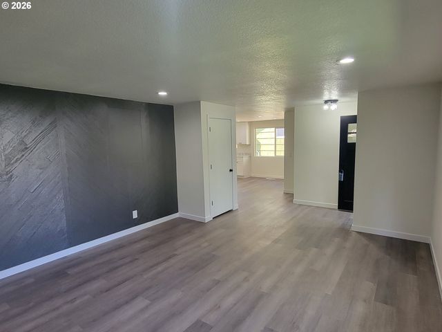 945 18TH St, Salem, OR 97301