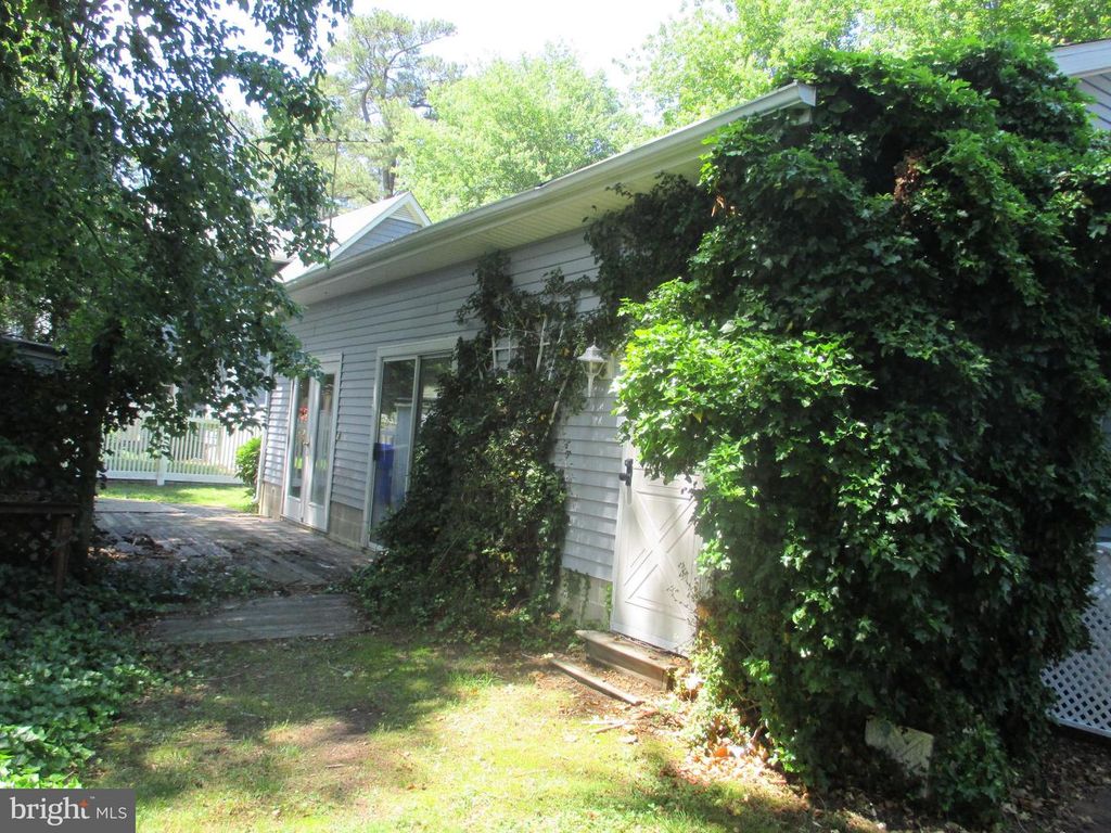 Image 5 of property listing at 37504 SUSAN ST, Ocean View, DE 19970