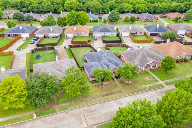 113 Cayman Drive, Lancaster, TX 75146