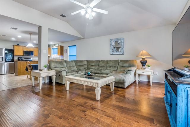 113 Cayman Drive, Lancaster, TX 75146