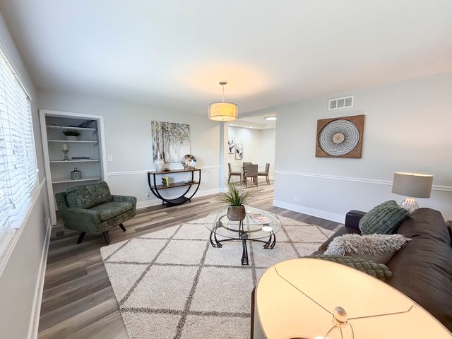 9412 S Homan Avenue, Evergreen Park, IL 60805