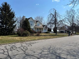 125 Northgate Circle, Baiting Hollow, NY 11933