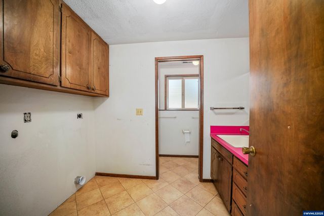 3212 Terrace NW Dr, Albany, OR 97321