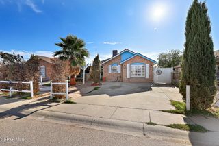 10424 Valle De Oro Drive, Socorro, TX 79927