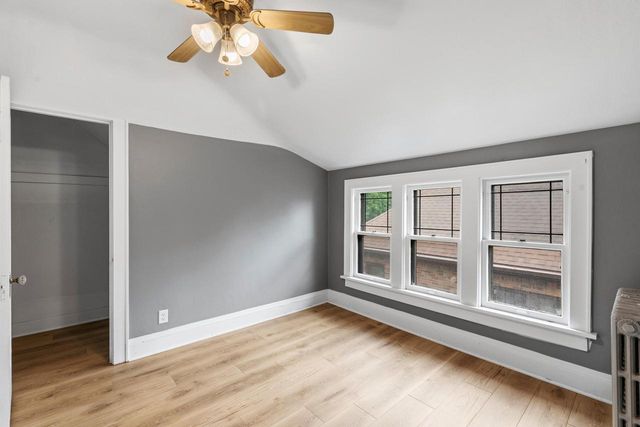 3239 W Drury LANE, Milwaukee, WI 53215