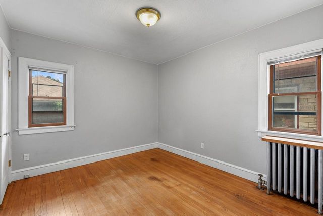 3239 W Drury LANE, Milwaukee, WI 53215