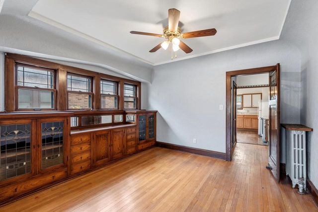 3239 W Drury LANE, Milwaukee, WI 53215