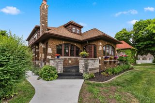 3239 W Drury LANE, Milwaukee, WI 53215