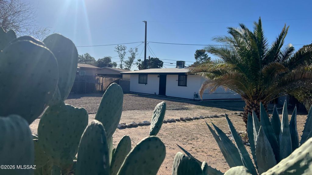 1932 S Plumer Avenue, Tucson, AZ 85713