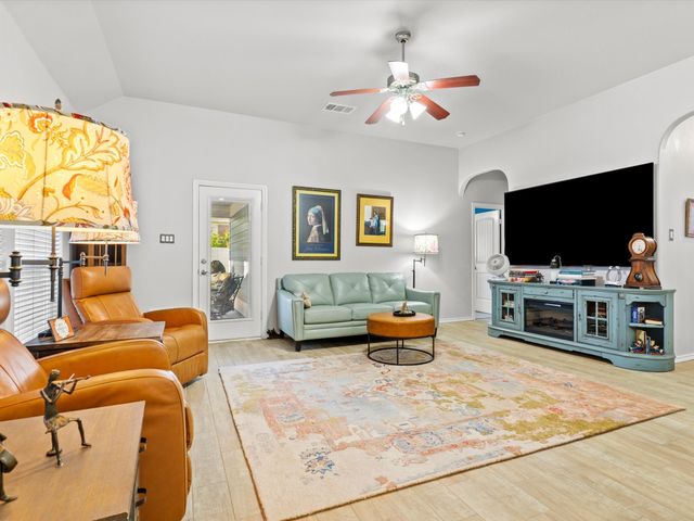 5009 Bomford Drive, Fort Worth, TX 76244