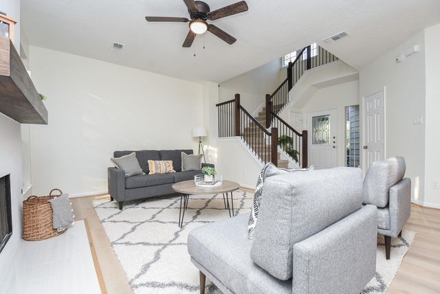 134 Magnolia Pond Place, The Woodlands, TX 77381