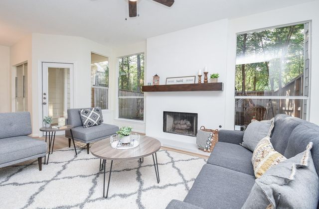 134 Magnolia Pond Place, The Woodlands, TX 77381