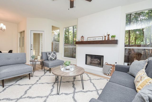 134 Magnolia Pond Place, The Woodlands, TX 77381