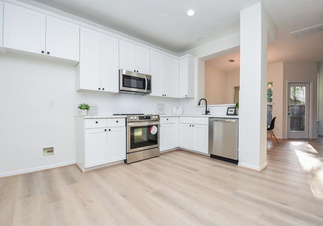 134 Magnolia Pond Place, The Woodlands, TX 77381