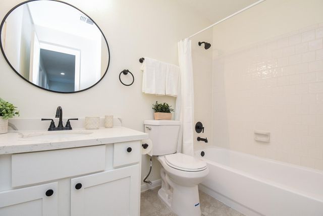 134 Magnolia Pond Place, The Woodlands, TX 77381