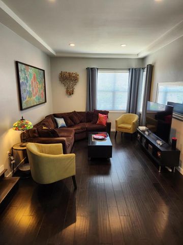 6225 S Verdun Avenue, Los Angeles, CA 90043