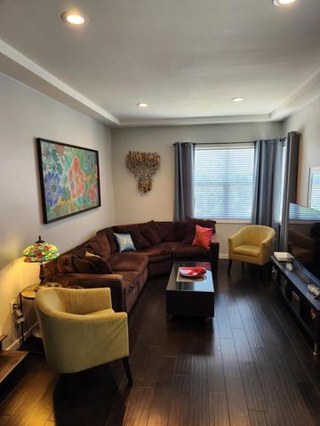 6225 S Verdun Avenue, Los Angeles, CA 90043