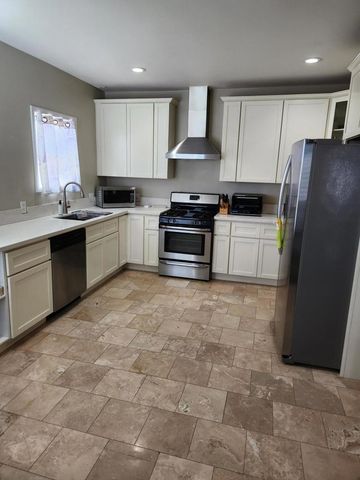 6225 S Verdun Avenue, Los Angeles, CA 90043