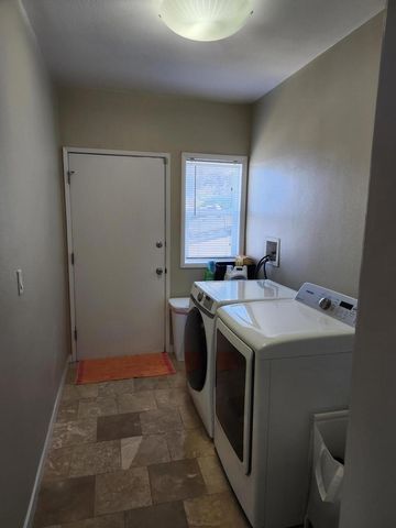 6225 S Verdun Avenue, Los Angeles, CA 90043