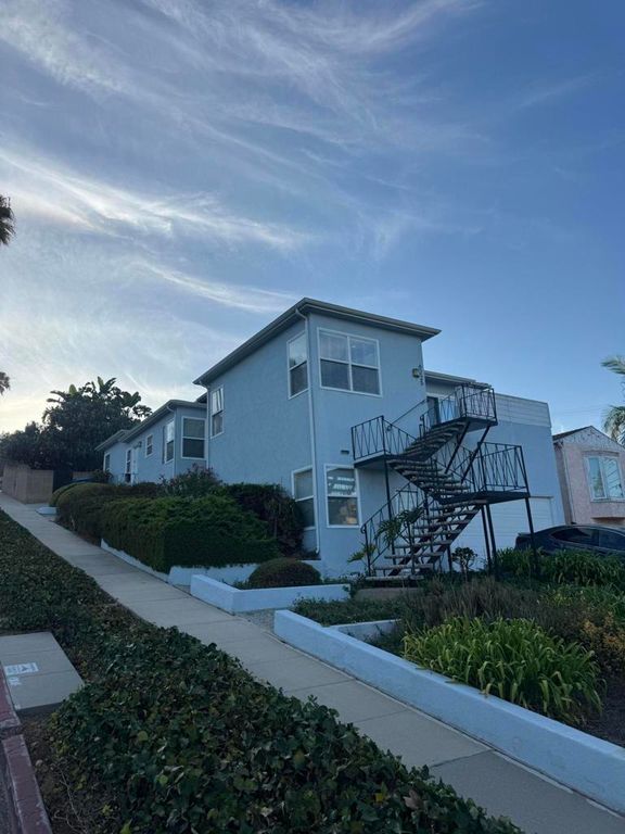 6225 S Verdun Avenue, Los Angeles, CA 90043