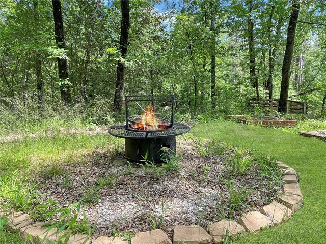 207 Arrowcrest Drive, Brookeland, TX 75931