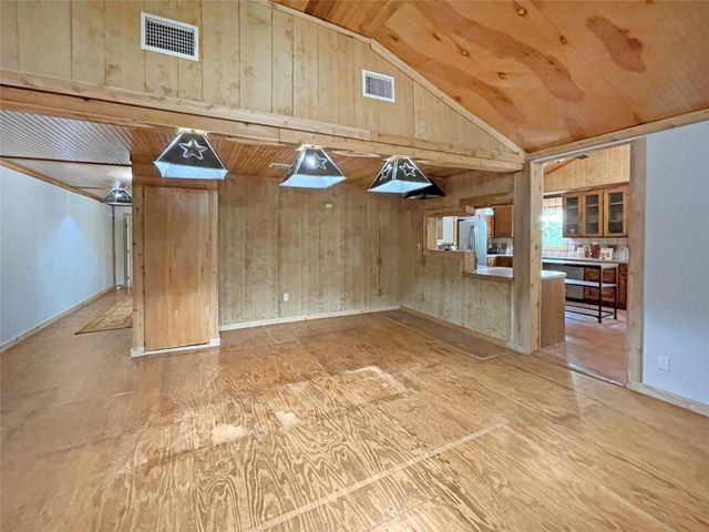 207 Arrowcrest Drive, Brookeland, TX 75931