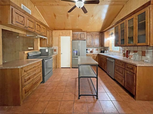 207 Arrowcrest Drive, Brookeland, TX 75931