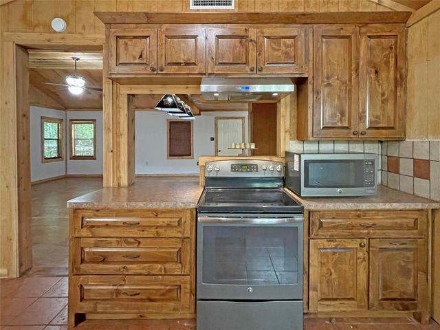 207 Arrowcrest Drive, Brookeland, TX 75931