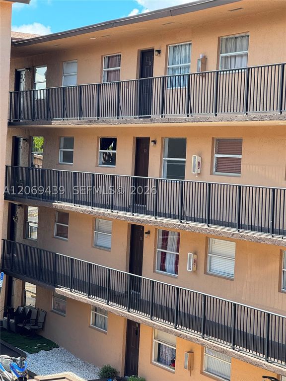 5441 W 24th Ave 60, Hialeah, FL 33016