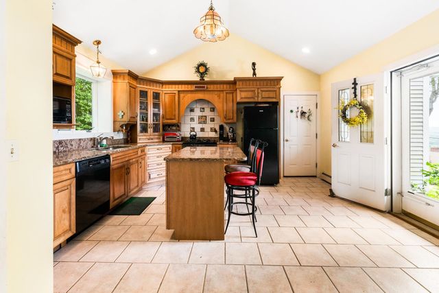 267 Kearsarge Mountain Road, Wilmot, NH 03287