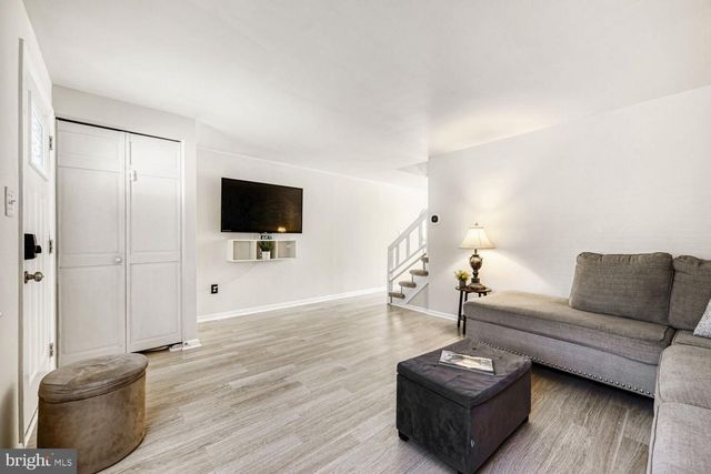 1009 CIRCLE DR, Halethorpe, MD 21227