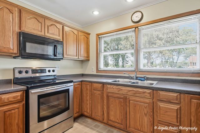 2923 Shorewood Drive, Mchenry, IL 60050