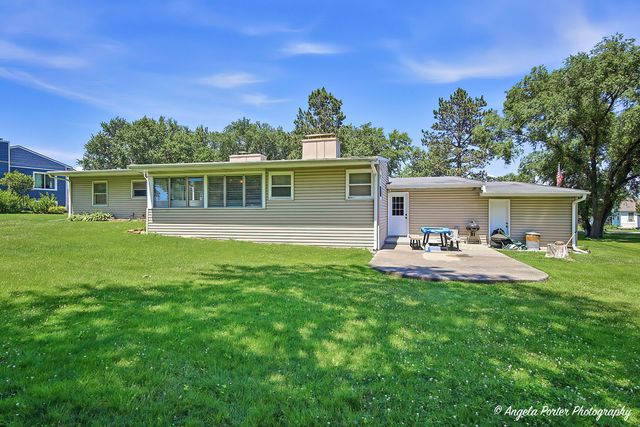 2923 Shorewood Drive, Mchenry, IL 60050