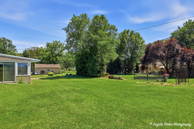 2923 Shorewood Drive, Mchenry, IL 60050