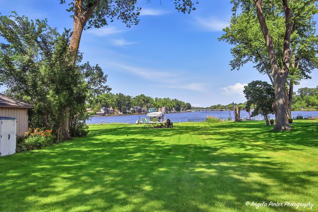 2923 Shorewood Drive, Mchenry, IL 60050
