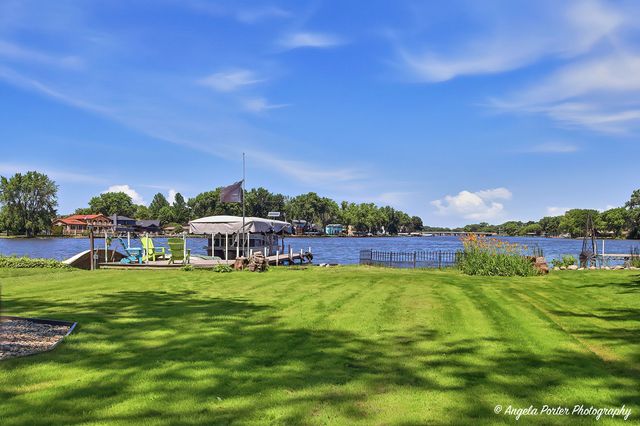2923 Shorewood Drive, Mchenry, IL 60050